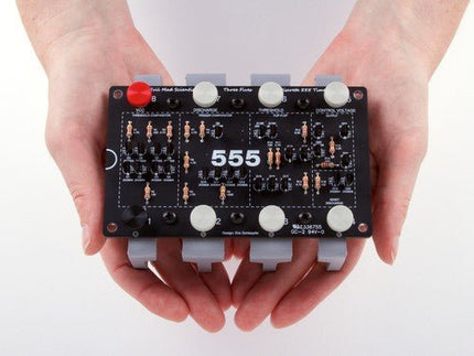 The Three Fives 555 Discrete Timer Kit - Elektor